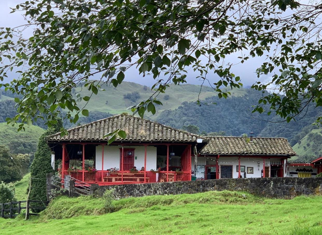 Hostal La Laguna Вильямария Экстерьер фото
